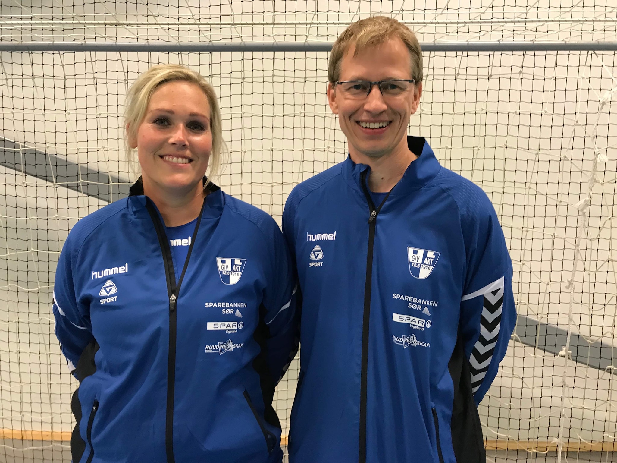 Maria O. Skretting og Toralf Grimestad har ansvar for damelaget i 4. div og U20 kommende sesong.
